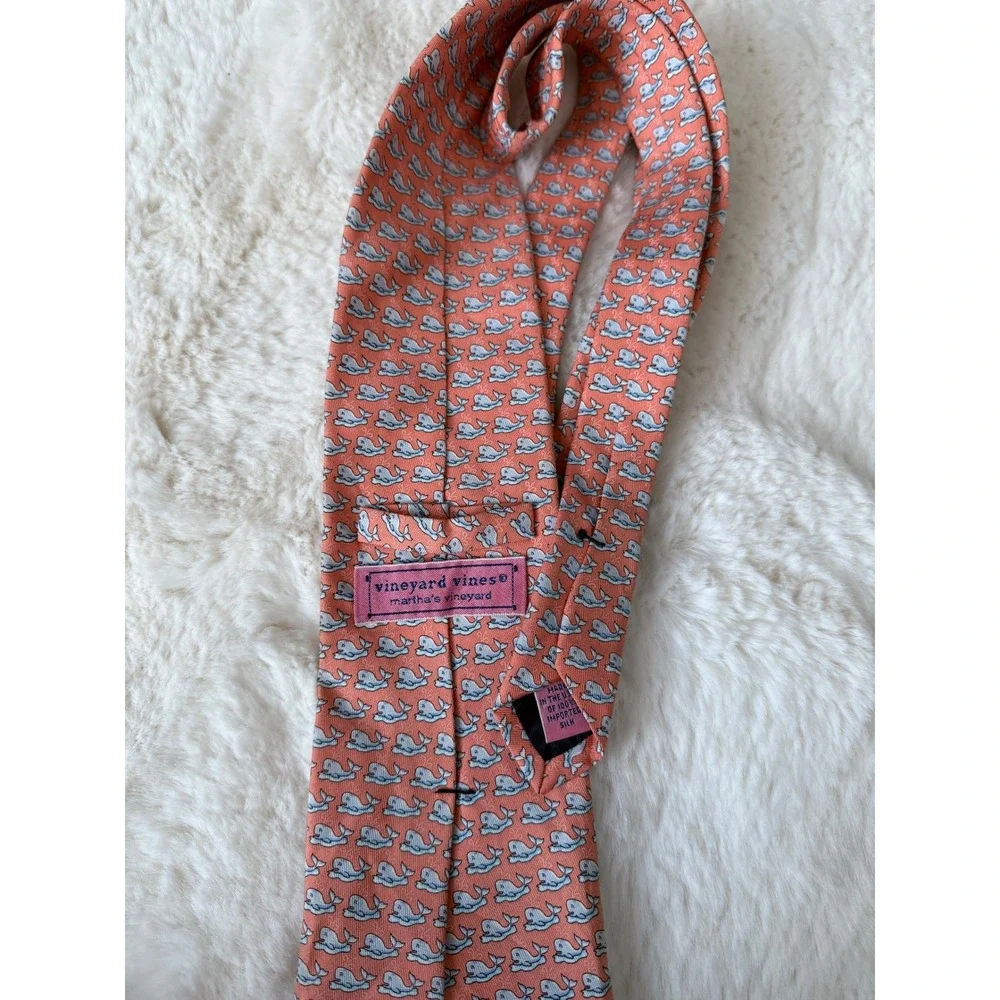 Vineyard Vines Coral Pink Whale Print Silk‎ Preppy Neck Tie Nautical Academia
